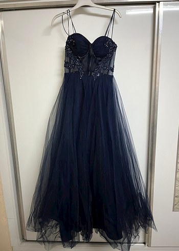Lacivert Nakışlı Uzun Straplez Gotik Abiye