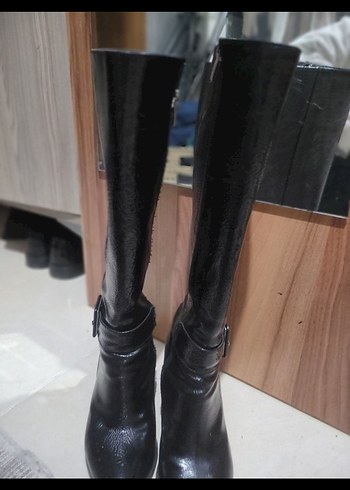 Diğer Siyah Deri Tokalı Dizüstü Topuklu Bot