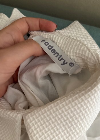 Codentry Volanlı Kolsuz Bluz