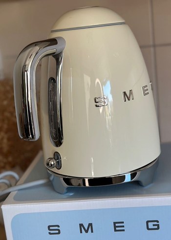 Beden Beyaz SMEG Su Isıtıcı