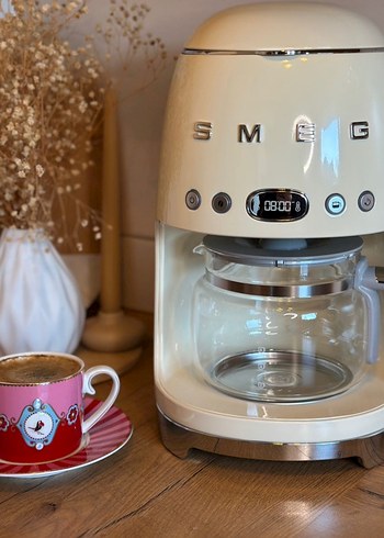 Diğer Beyaz Smeg Kahve Makinesi