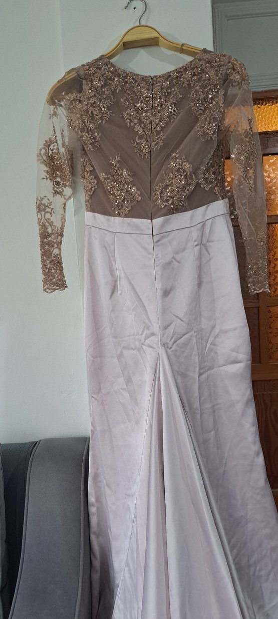 Dantel İşlemeli V Yakalı Uzun Abiye Elbise - Görsel 2