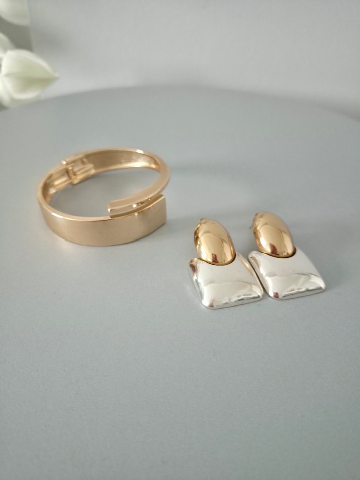 Parisian Tarz Altın Renk Mini Tokalı Küpe ve bileklik - Görsel 2