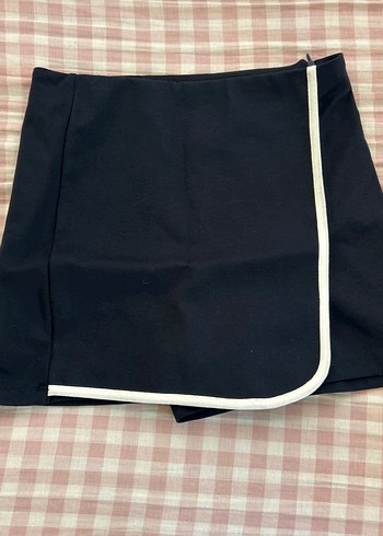 Siyah Basic Mini Etek Beyaz Detaylı