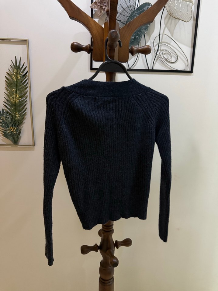 Gri Düğmeli Kadın Hırka - Görsel 3