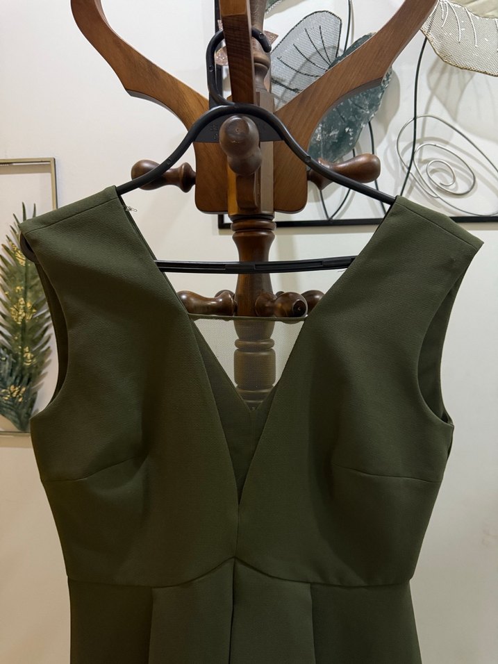 V Yaka Kolsuz Haki Midi Elbise - Görsel 2