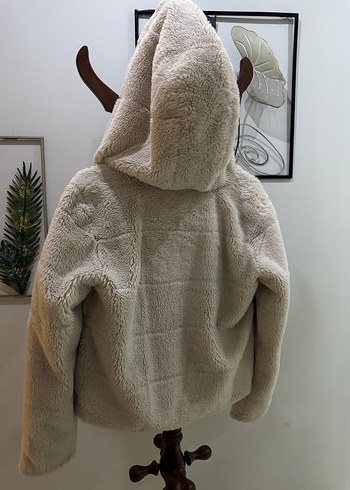 Bej Kadın Yumuşak Kürk Detaylı Ceket - Görsel 4