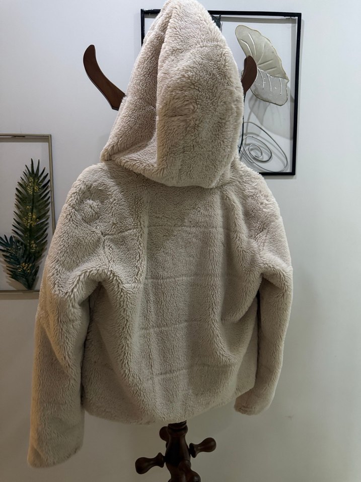 Bej Kadın Yumuşak Kürk Detaylı Ceket - Görsel 4