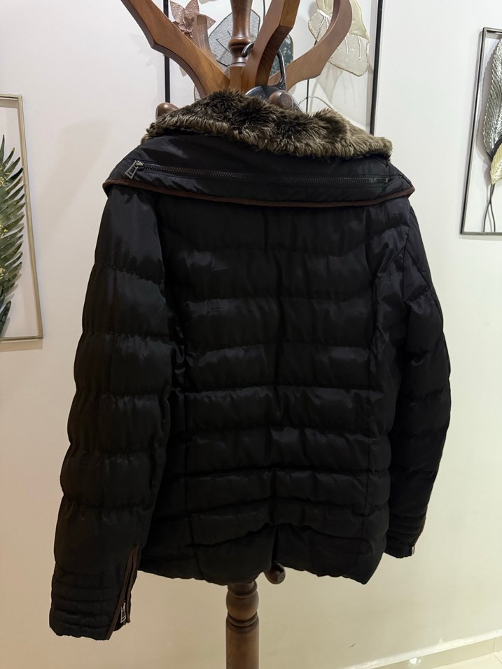 Siyah Kürklü Kadın Kışlık Mont - Görsel 5