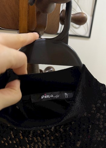 Boncuk İşlemeli Siyah Uzun Kollu Elbise - Görsel 3