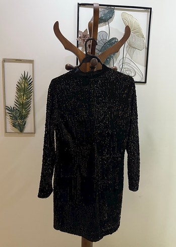 Boncuk İşlemeli Siyah Uzun Kollu Elbise - Görsel 2