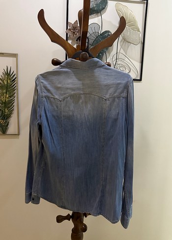 Düğmeli Mavi Batik Desenli Denim Kadın Gömlek - Görsel 4