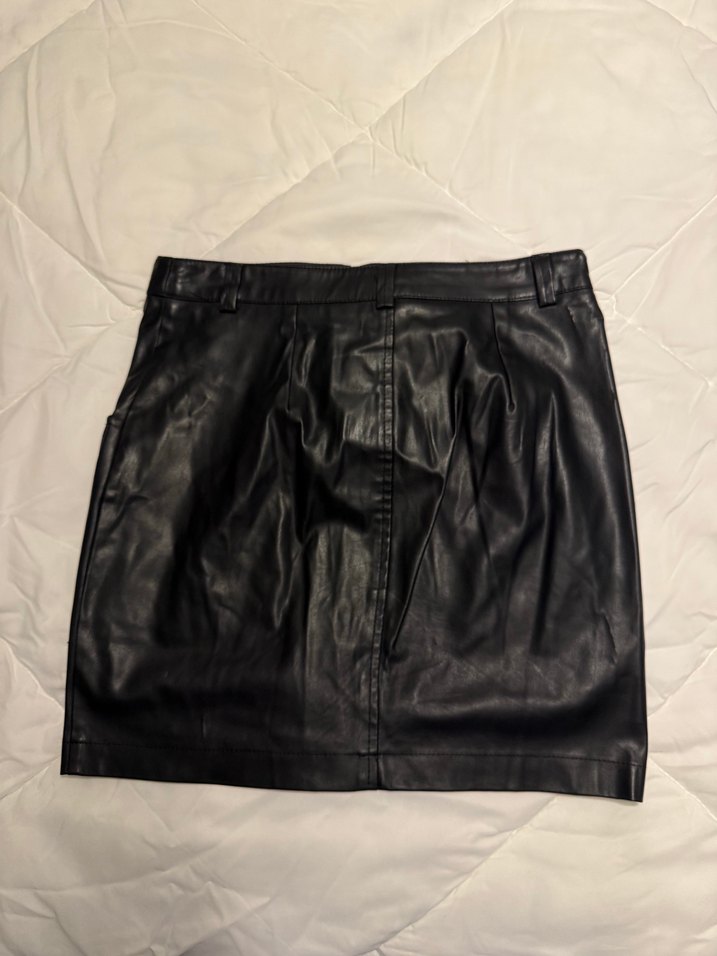 Kemer Detaylı Siyah Deri Mini Etek - Görsel 2