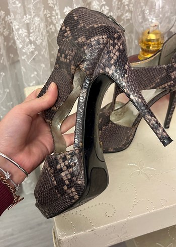 Yılan Desenli Platform Topuklu Kadın Ayakkabı - Görsel 3