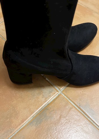 Siyah Süet Tokalı Dizüstü Çizme - Görsel 3