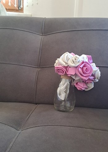 pembe beyaz gül buketi Bohem cam vazosu ile birlikte