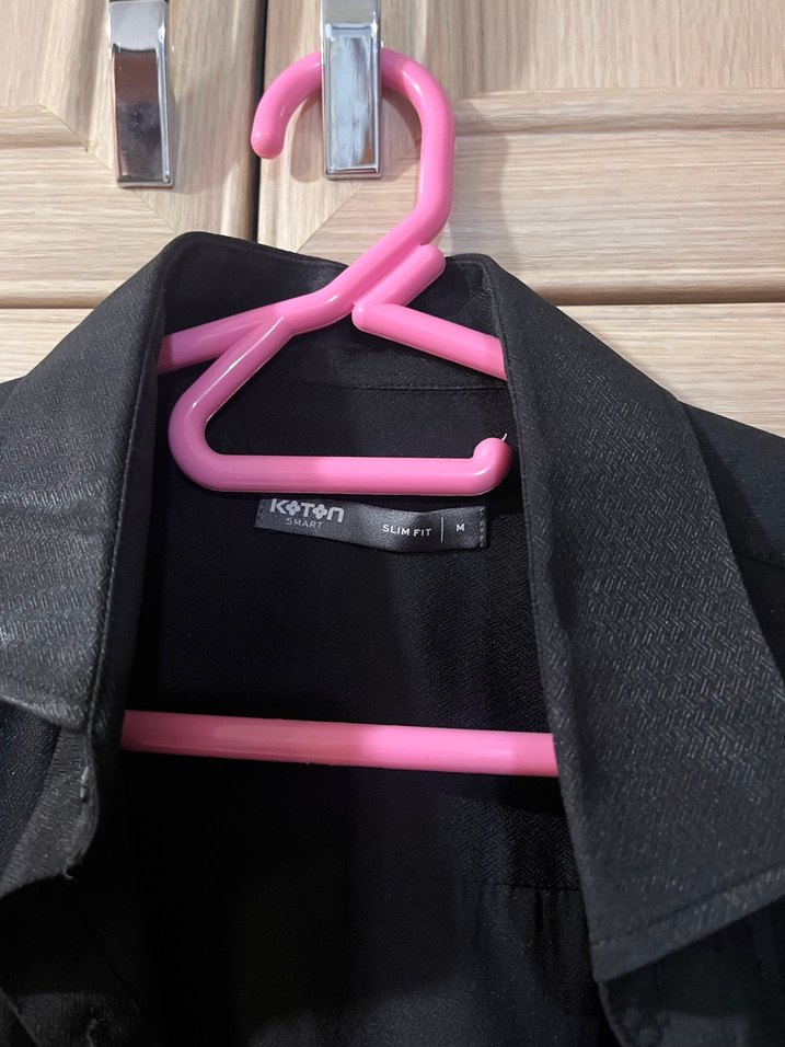 Siyah, uzun kollu, düğmeli erkek gömlek - Görsel 2