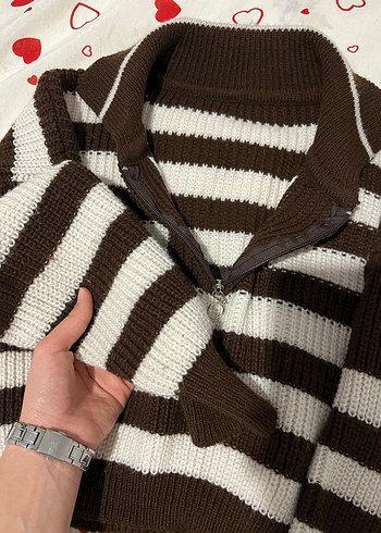 Kahverengi Beyaz Çizgili Örgü Kazak - Görsel 2