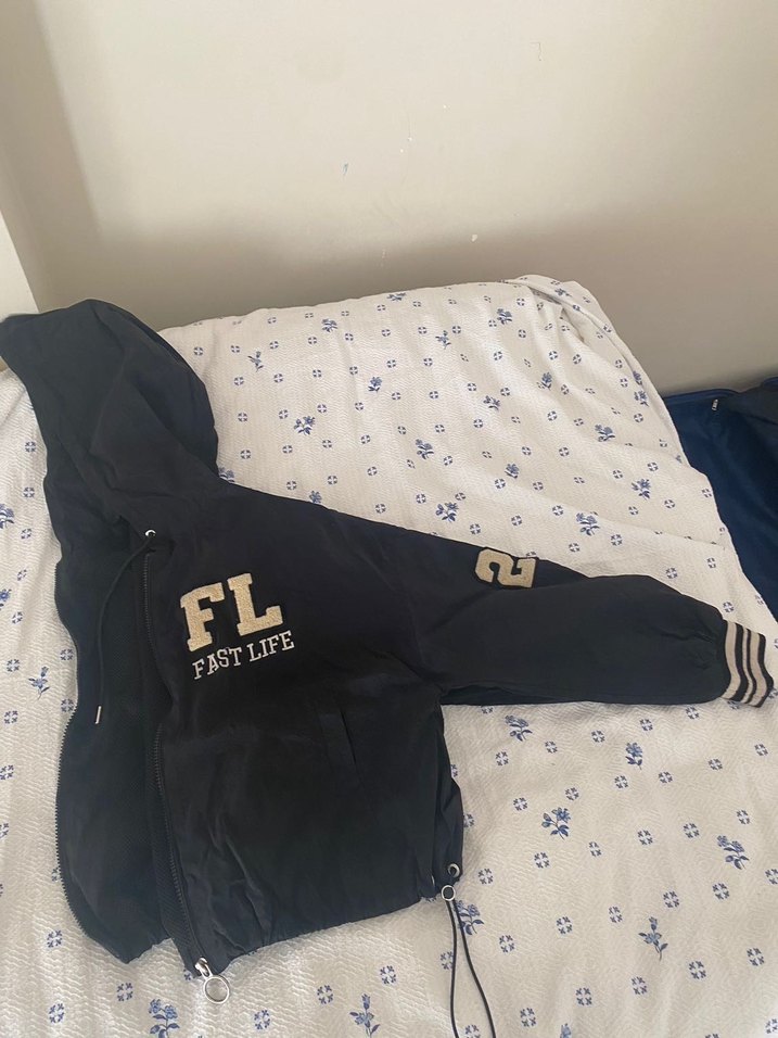 Siyah Kapüşonlu Fermuarlı Kadın Ceket - Görsel 2