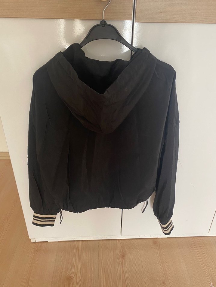 Siyah Kapüşonlu Fermuarlı Kadın Ceket - Görsel 4