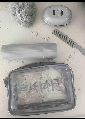 Diğer Şeffaf Makyaj ve Seyahat Çantası