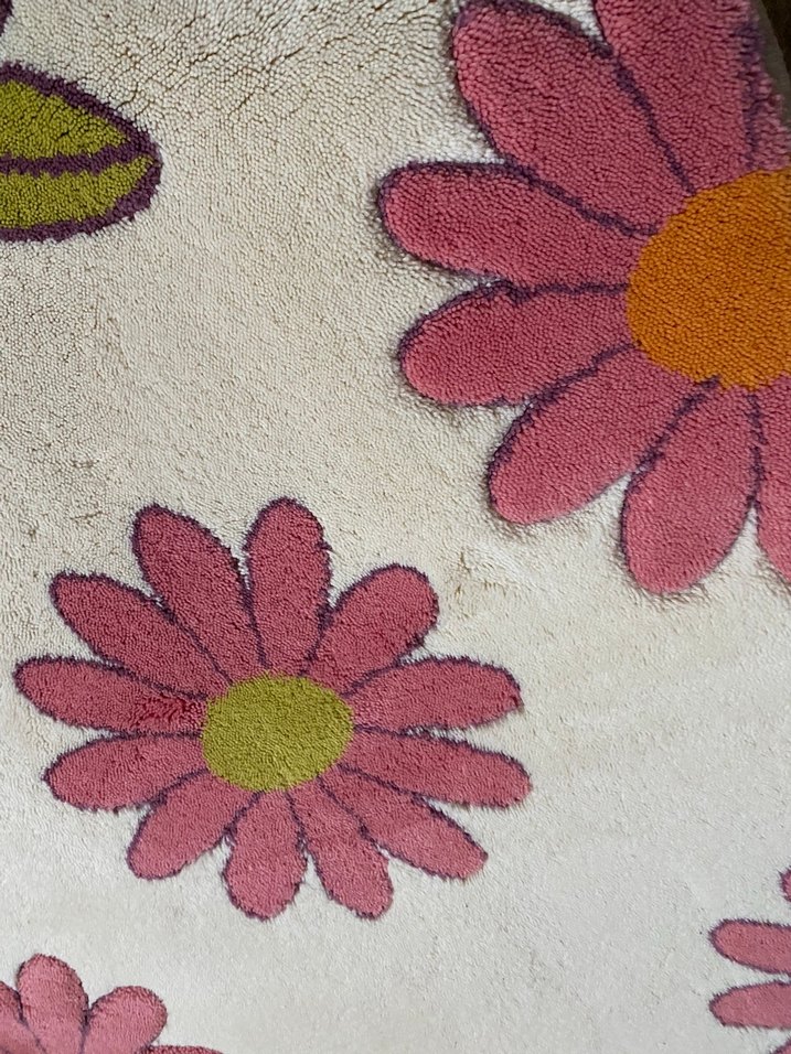 Pembe Çiçek Desenli Halı — görsel 2/3