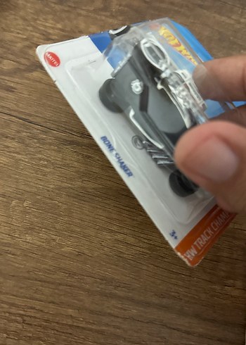  Hot Wheels Bone Shaker Beyaz Oyuncak Araba (th)