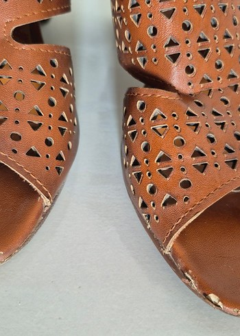 Kadın Kahverengi Deri Desenli Dolgu Topuklu Sandalet - Görsel 2