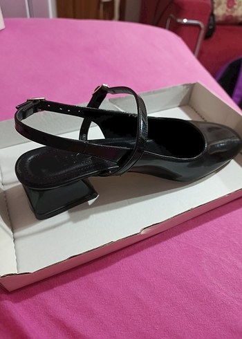 Tokalı Siyah Kadın Klasik Topuklu Ayakkabı - Görsel 3
