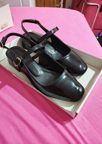 Tokalı Siyah Kadın Klasik Topuklu Ayakkabı - Görsel 2