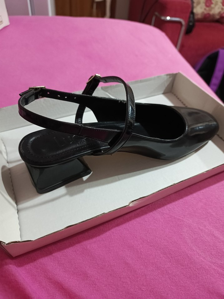 Tokalı Siyah Kadın Klasik Topuklu Ayakkabı - Görsel 3