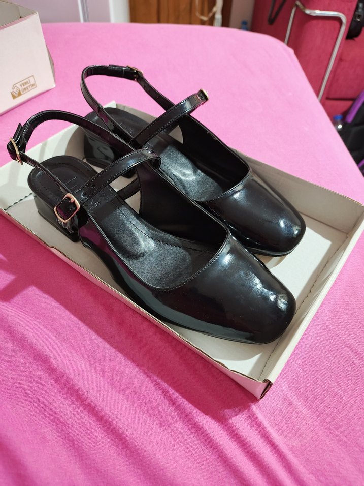 Tokalı Siyah Kadın Klasik Topuklu Ayakkabı - Görsel 2