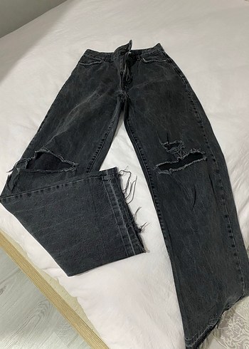 Gri Yırtık Detaylı Salaş Kadın Denim Pantolon