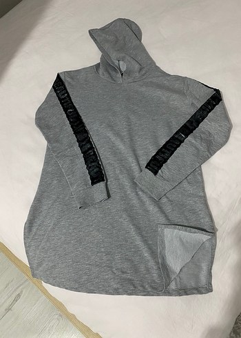 Gri Kapüşonlu Uzun Kollu Sweatshirt