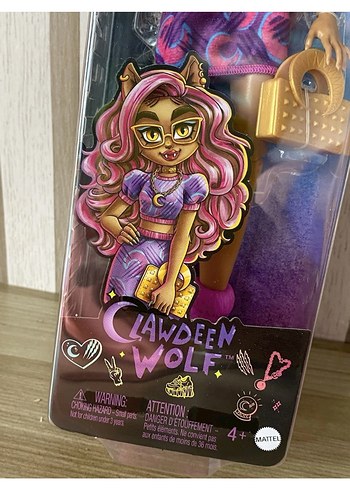 Monster High Mor Üstü ve Uzun Mor Saçlı Canavar Bebek