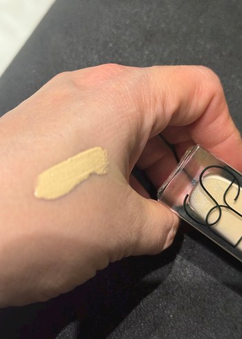 NARS Koyu Bej Fondöten - Görsel 2