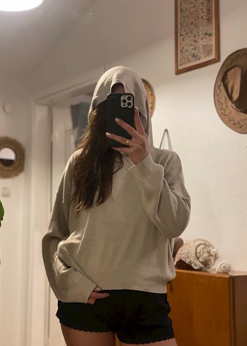 Bej Kapüşonlu Yumuşak Kumaş Sweatshirt