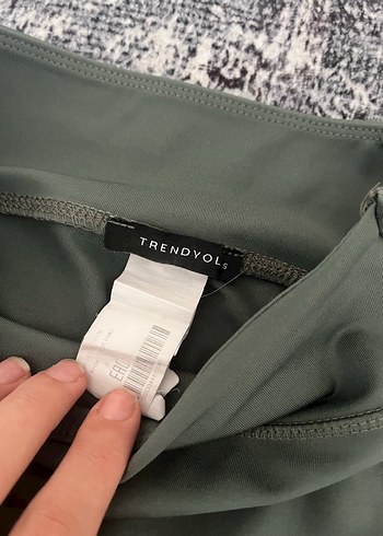 Fermuarlı Haki Kadın Tayt - Görsel 4