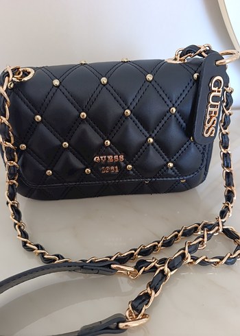 Guess Siyah Zincir Detaylı Deri Çanta