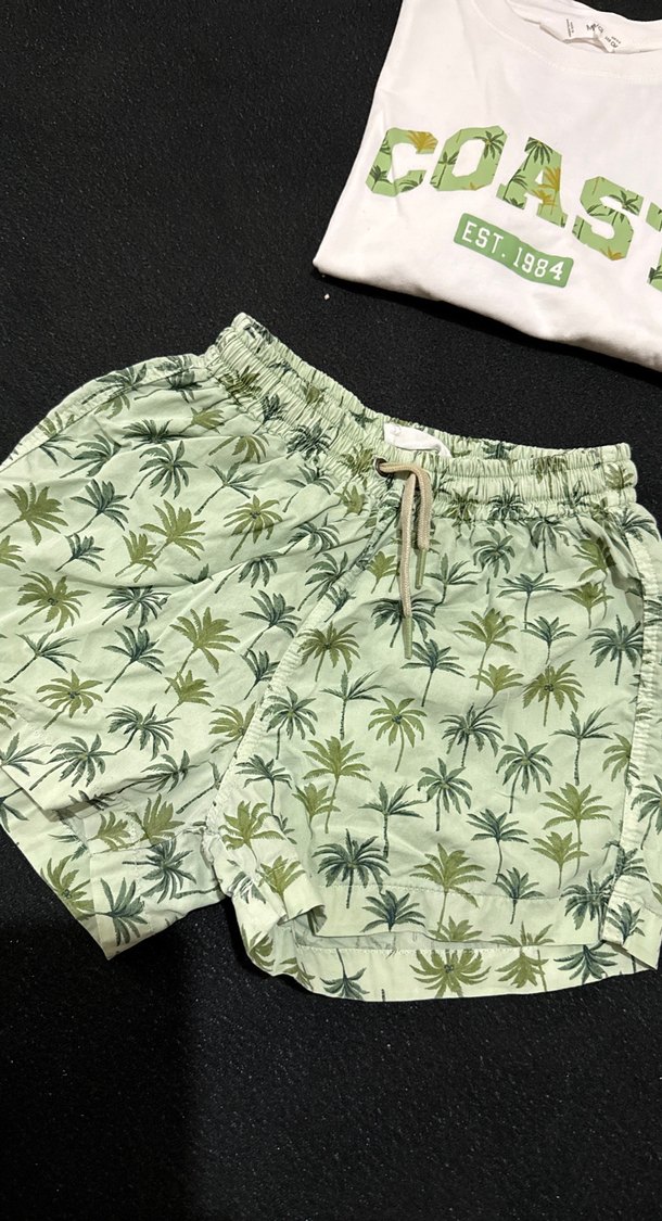 Yeşil Bağlama Desenli Erkek Mayo Şortu ve Tshirt - Görsel 2