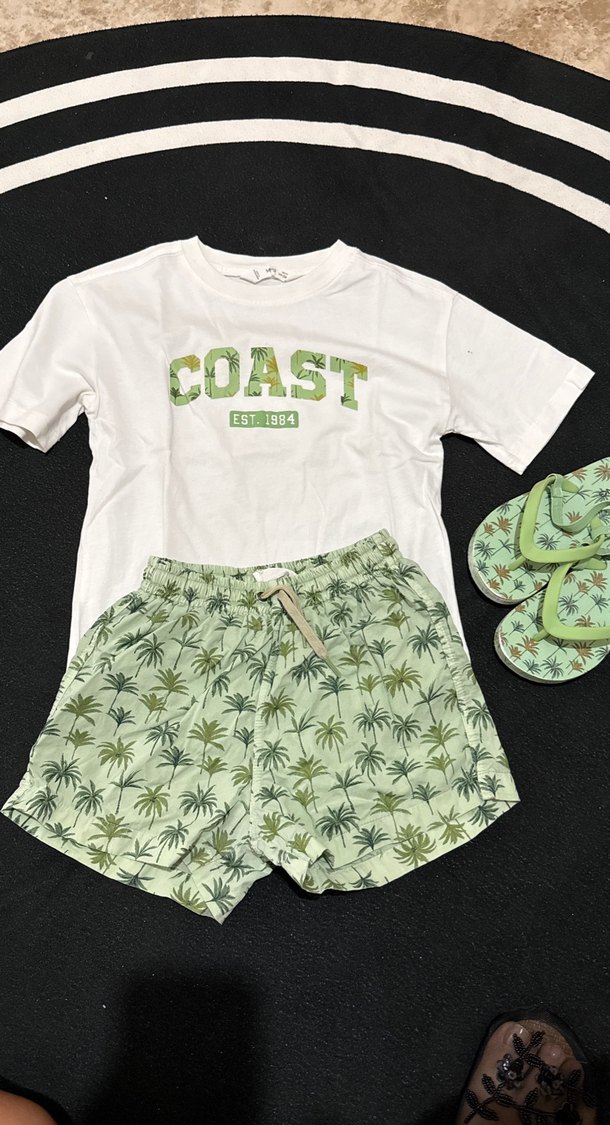 Yeşil Bağlama Desenli Erkek Mayo Şortu ve Tshirt - Görsel 4