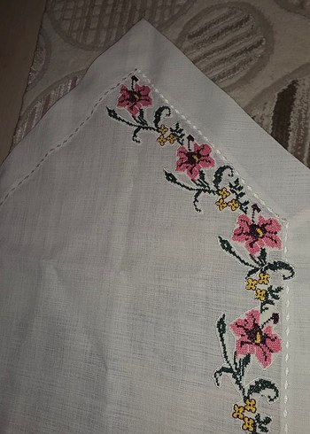 El İşlemeli Çiçek Desenli Masa Örtüsü - Görsel 2