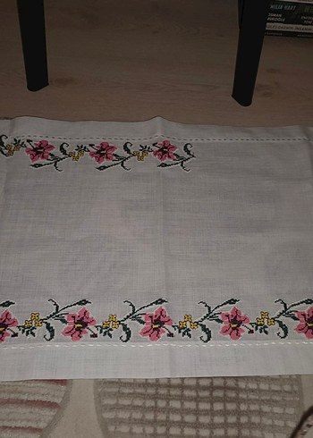 El İşlemeli Çiçek Desenli Masa Örtüsü - Görsel 6