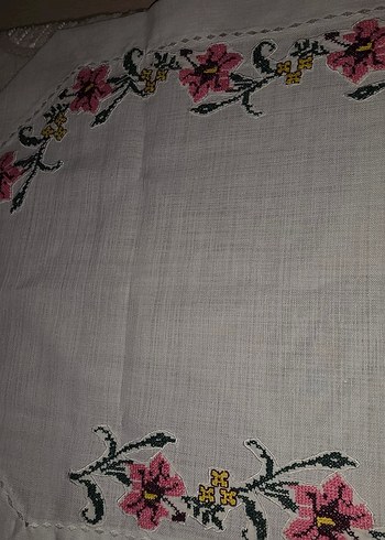 El İşlemeli Çiçek Desenli Masa Örtüsü - Görsel 5