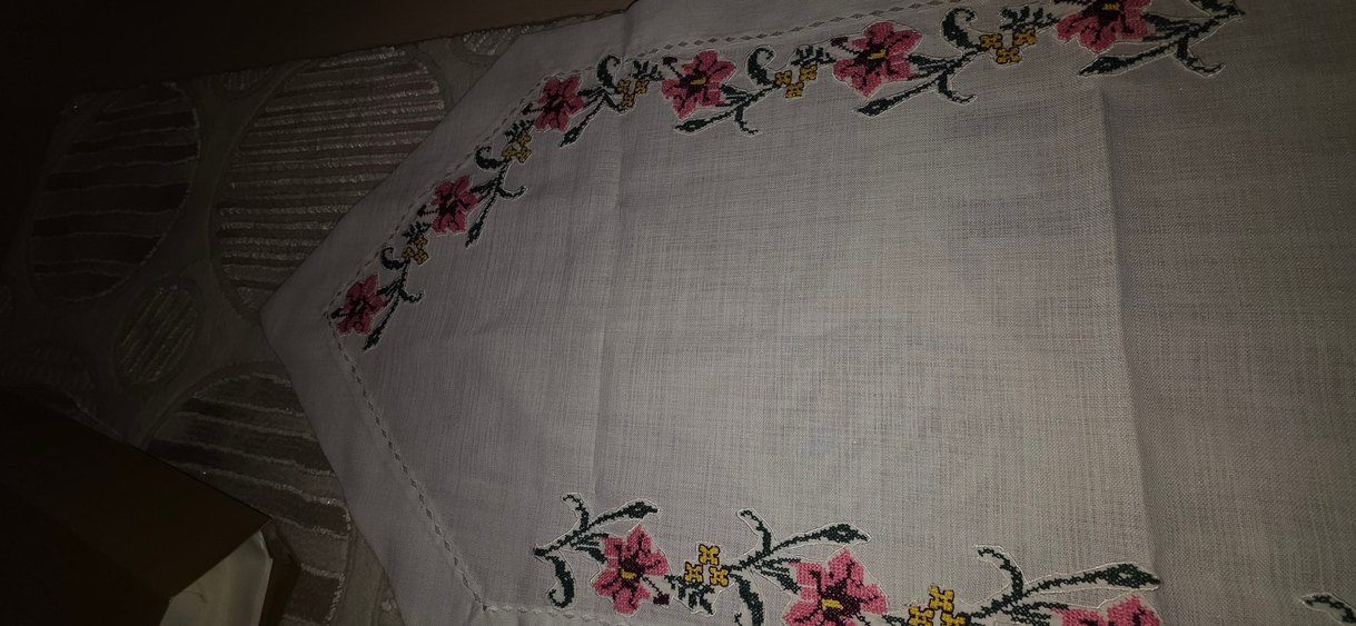 El İşlemeli Çiçek Desenli Masa Örtüsü - Görsel 5