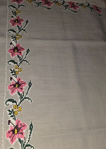 Nakışlı Beyaz Gri Masa Örtüsü - Görsel 3