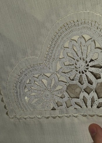 Nakışlı Beyaz Masa Örtüsü takımı - Görsel 3