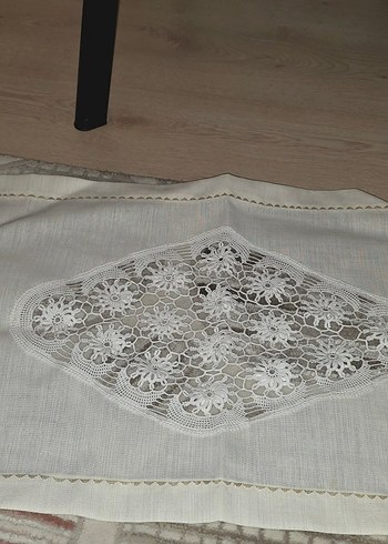 Dantel İşlemeli Beyaz Masa Örtüsü - Görsel 2