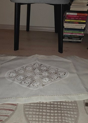 Dantel İşlemeli Beyaz Masa Örtüsü - Görsel 3