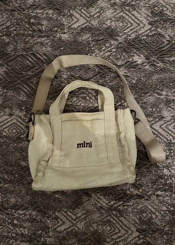  Beden Mini Beyaz Peluş Detaylı Kadın Çanta